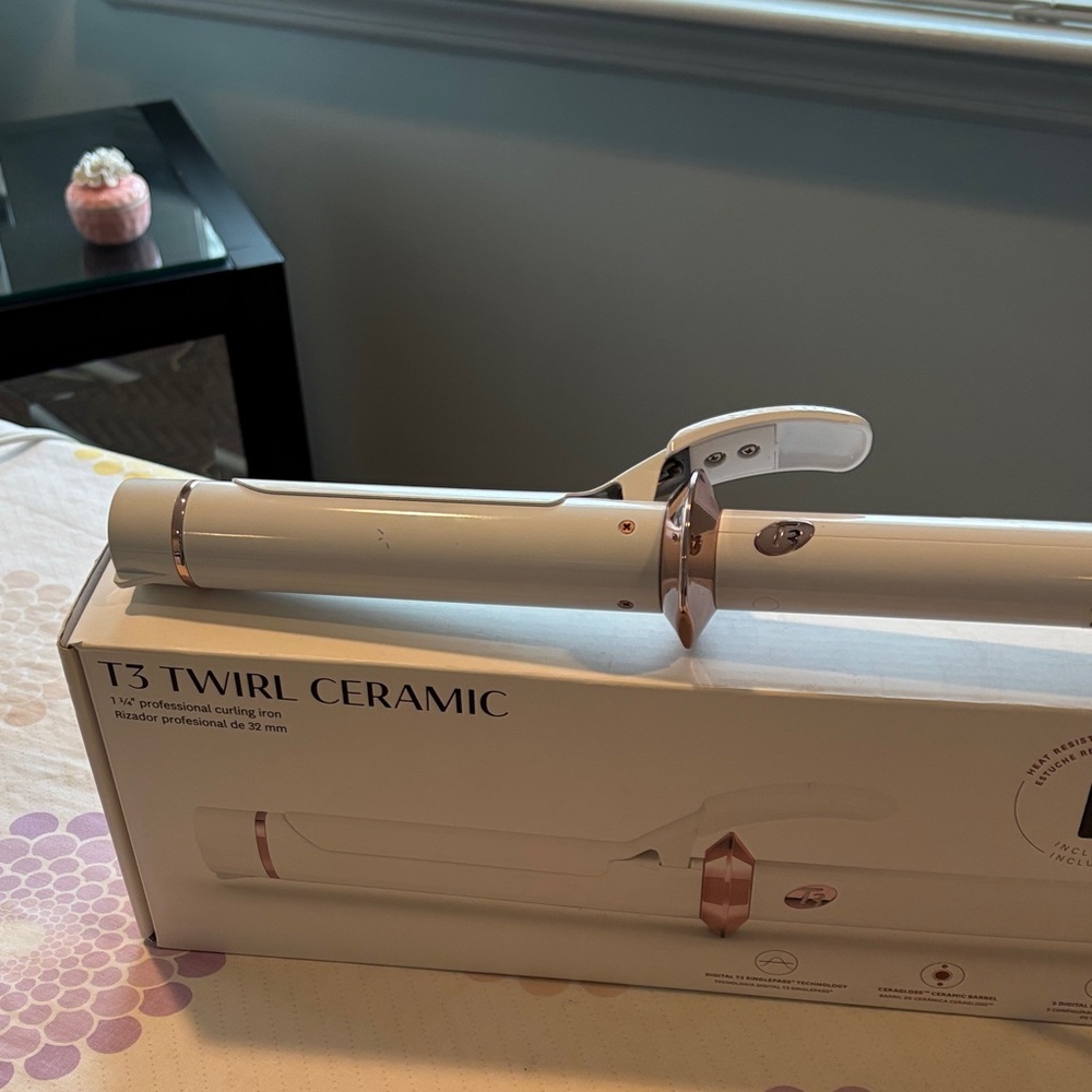 T3 Twirl Ceramic Curling Iron in White and Rose Gold